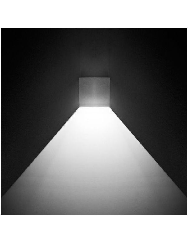 Aplique con Distinta Posición de Luz