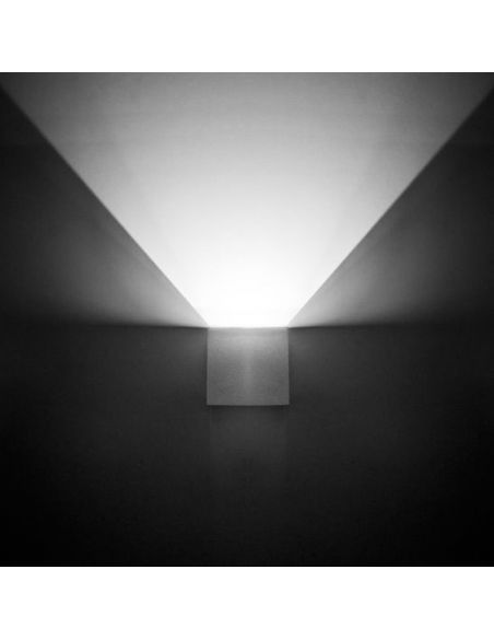 Aplique con Distinta Posición de Luz