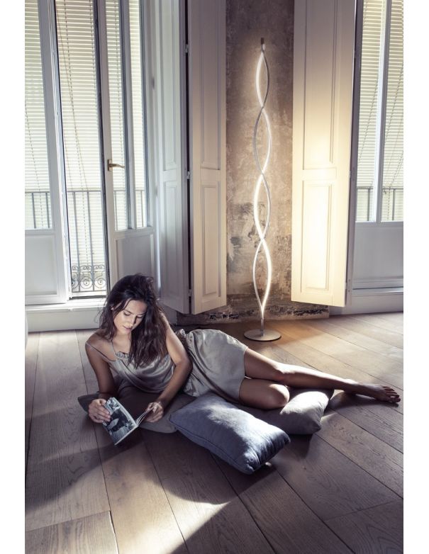 Lámpara Sahara de Pie Mantra