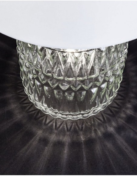 Mesita de noche de cristal alta con doble encendido.