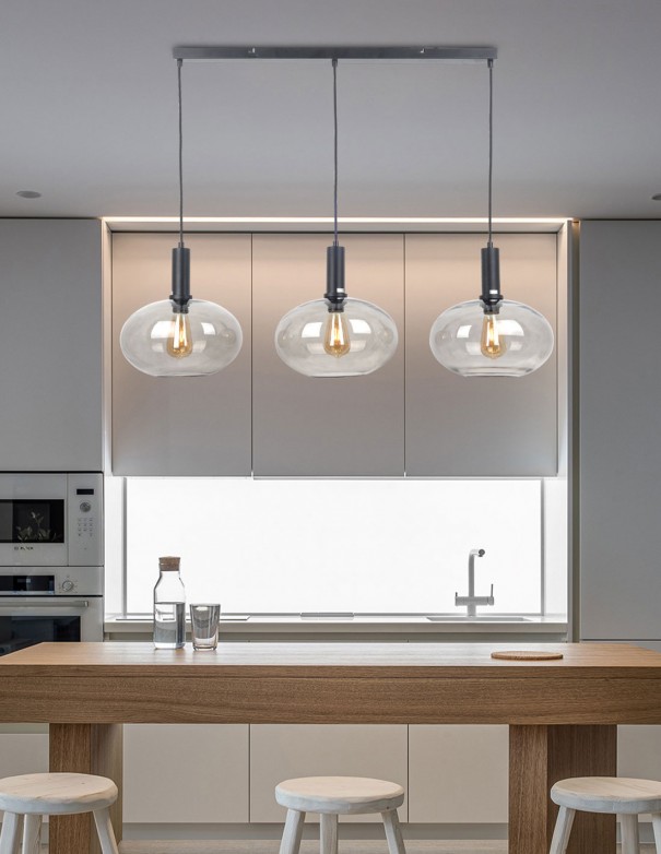 Lámpara lineal negra con tulipas fumé