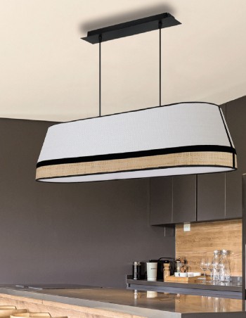 Lámpara de techo con pantalla alargada.