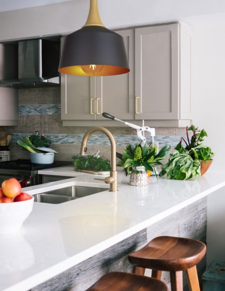 Lámpara metal negra-oro