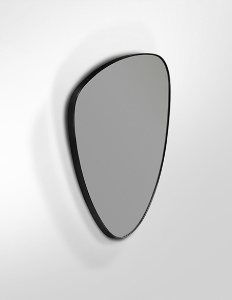 Espejo Orio triangular marco negro