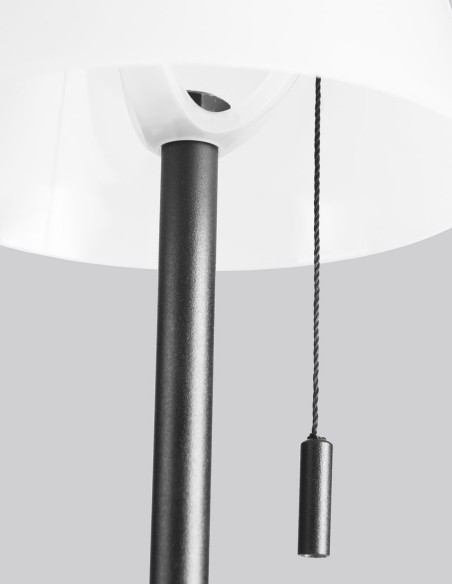 Lámpara con regulador de luz en tirador