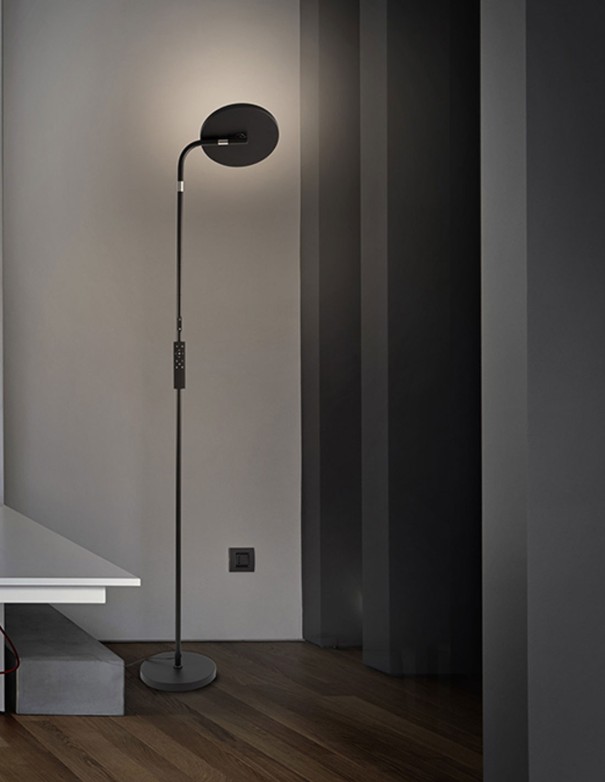 Pie de salón Volta oferta