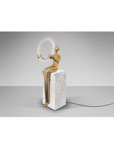 Gran figura oro con pedestal El Aro