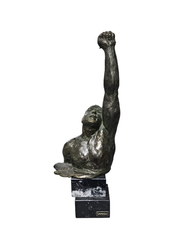Urregui Escultura Campeón